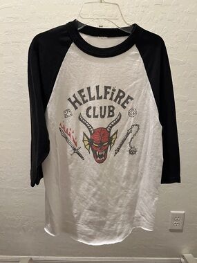 Stranger Things Hellfire Club Graphic Raglan Baseball Tee - Black & White